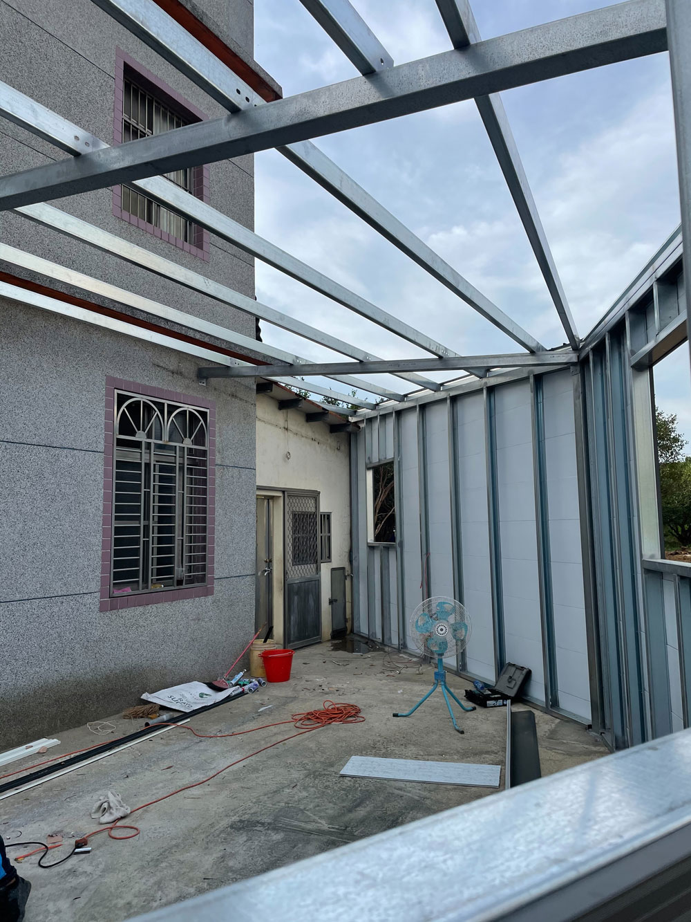 新竹裝潢鐵板車庫搭建